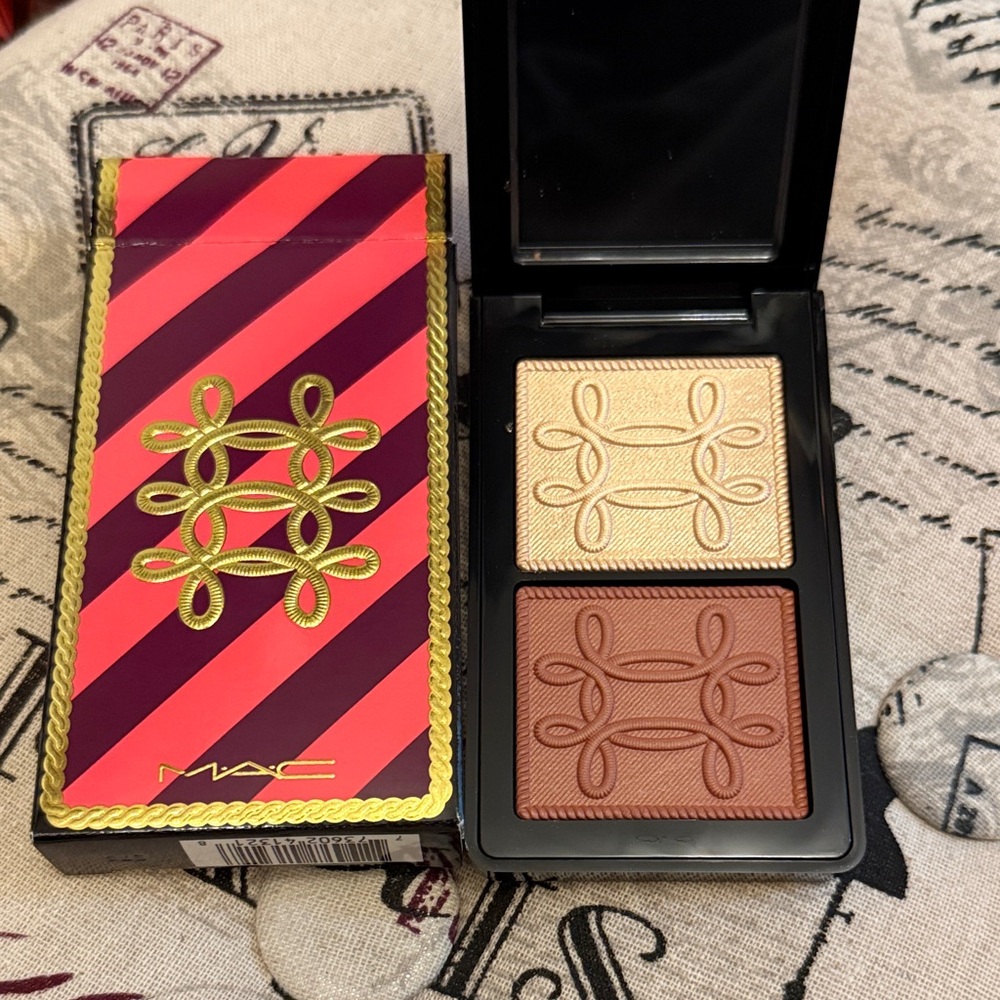 MAC Cosmetics Eyeshadow Duo - Gold and Brown